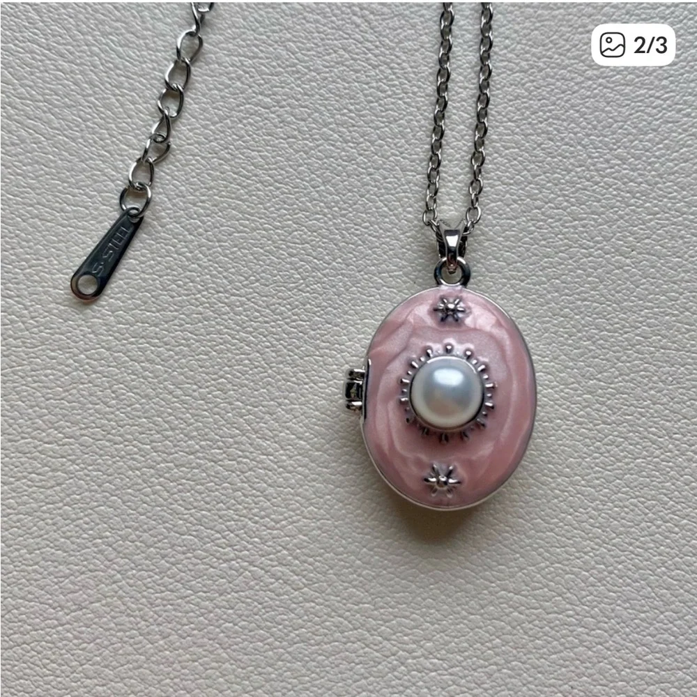 Elegant Pink and Silver Pendant Necklace - Picture 2 of 3